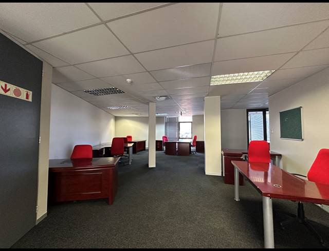 220.40M² OFFICE TO LET IN IRENE